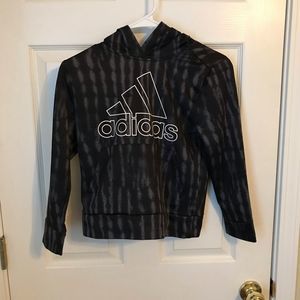 Kids Adidas hoodie in size 8 and this is like new  gray and black in color